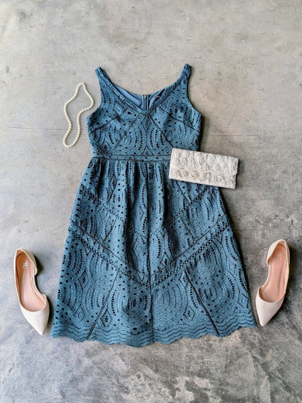 Ann Taylor Dark Green Lace Overlay V-Neck Sleeveless Dress size 4